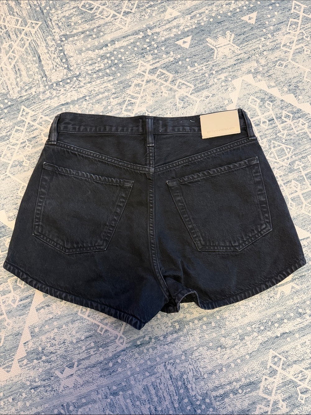 Citizens Of Humanity Black High-Rise Curved Hem Jean Shorts - Picture 2 of 5